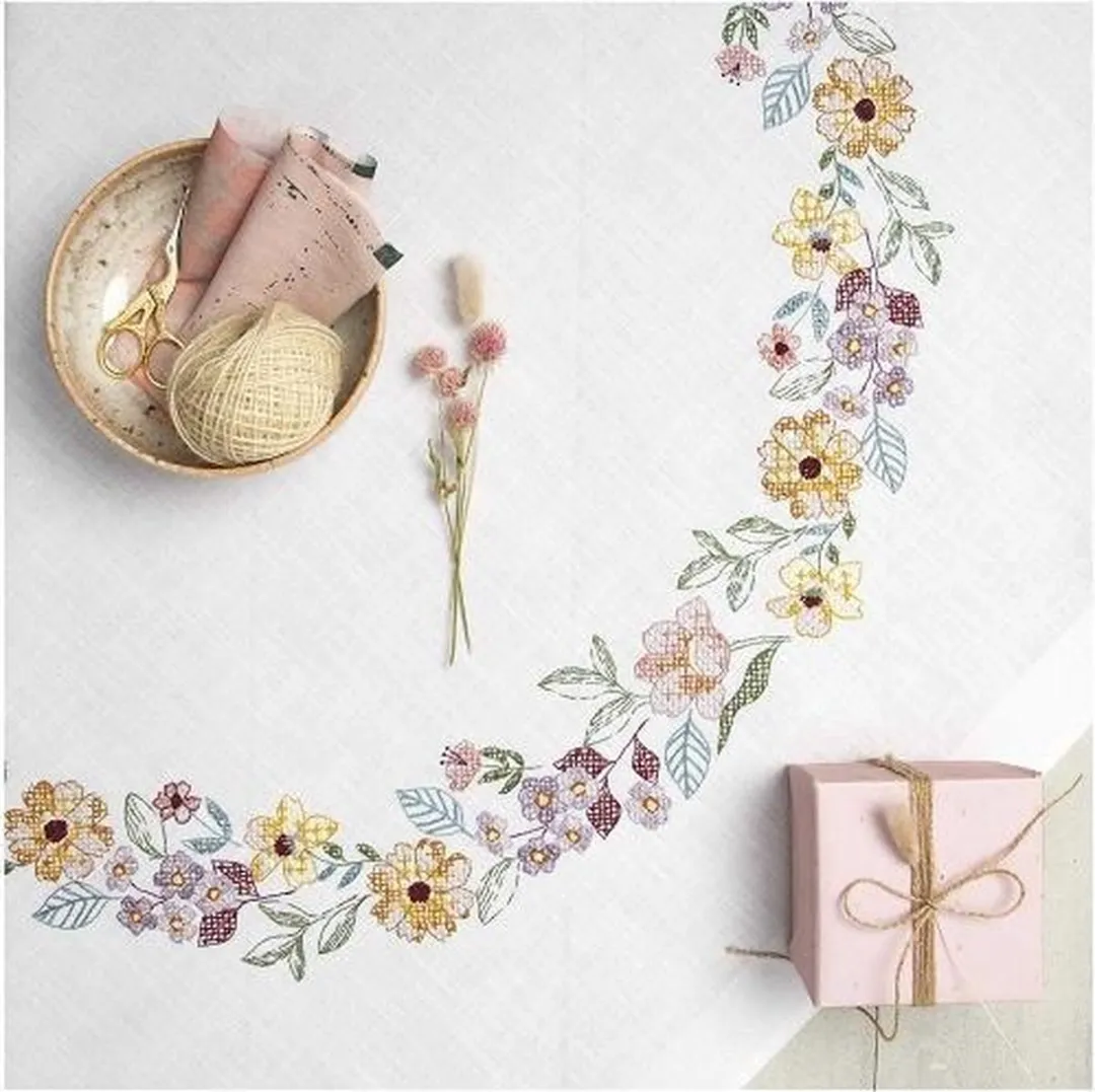 Rico Design Bloemencirkel Kruissteek Borduurpakket 67473.52.21
