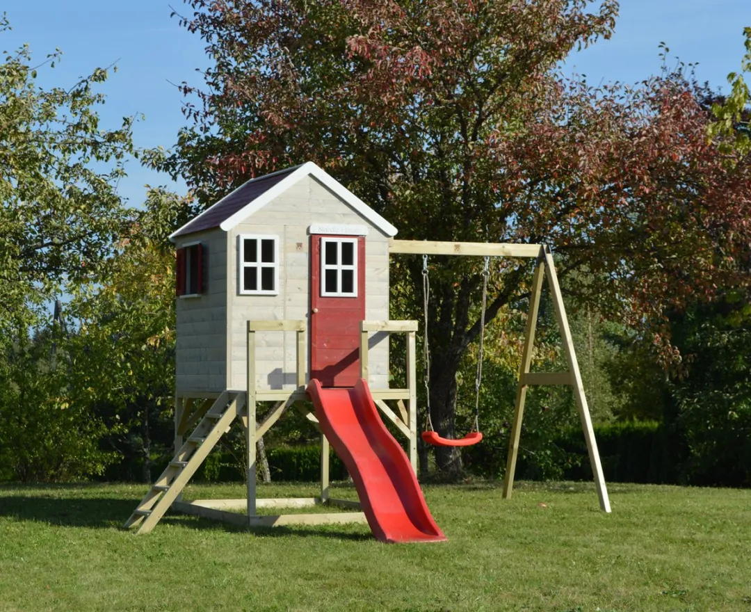 Wendi Toys WTM24 Houten Speelhuis - 330x350x242cm - Natuurlijk/Rood-Wit