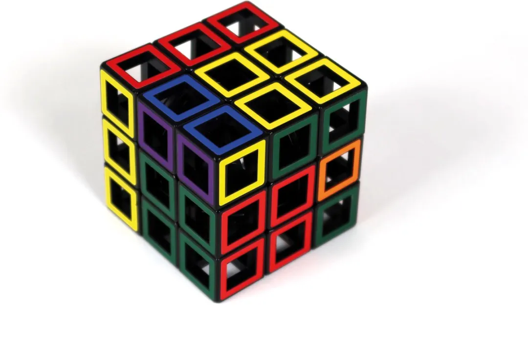 Recent Toys Hollow Cube Breinbreker M5079