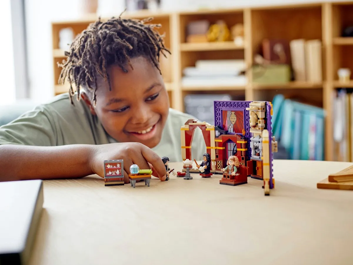 LEGO Harry Potter Zweinstein Moment Waarzeggerijles 76396 - 297 Stukken