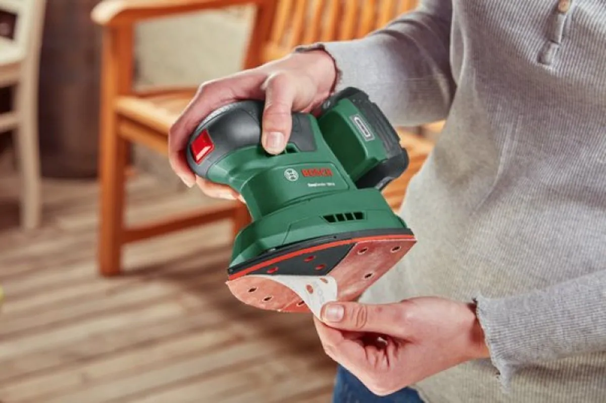 Bosch EasySander 18V-8 Accu Multischuurmachine - 3 Schuurbladen