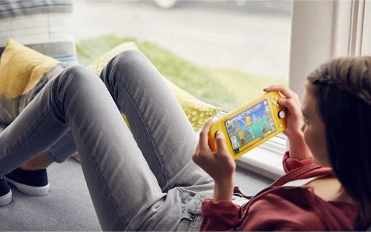 Nintendo Switch Lite Geel 32GB