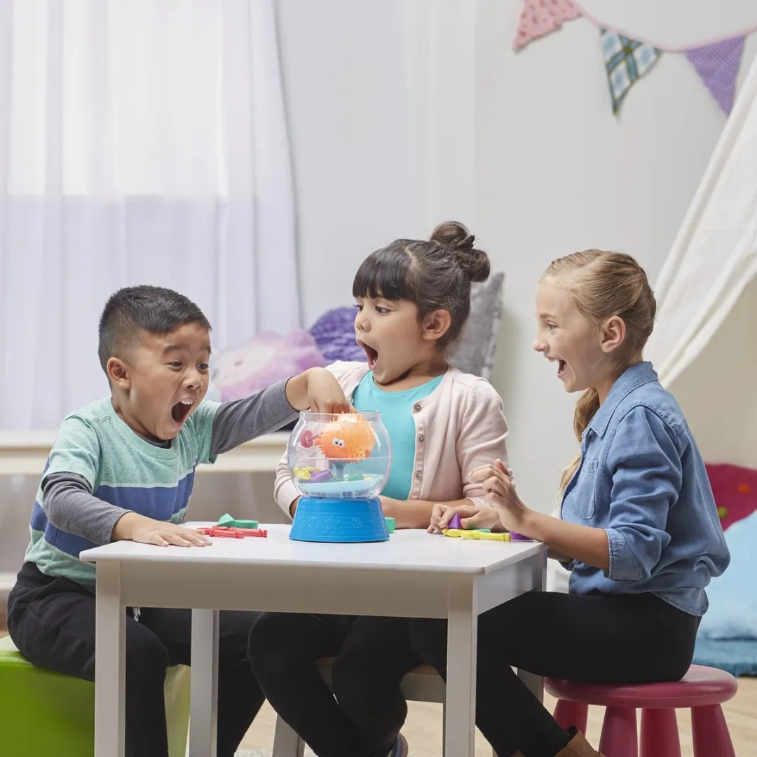 Hasbro Gaming Ploffende Plaagvis - 24 Pijltjes
