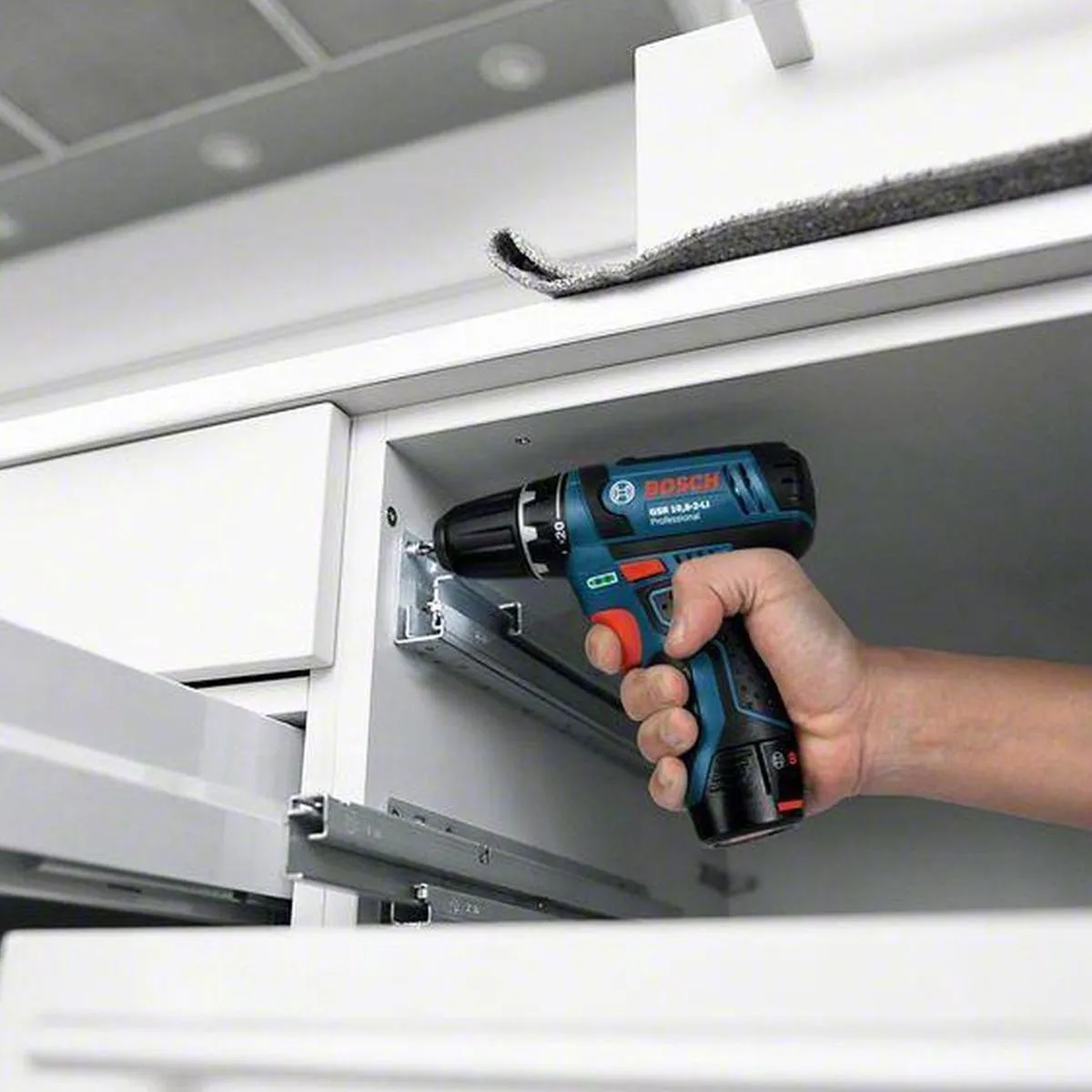 Bosch 12V Accu-schroevendraaier - 2x 2.0Ah accu's