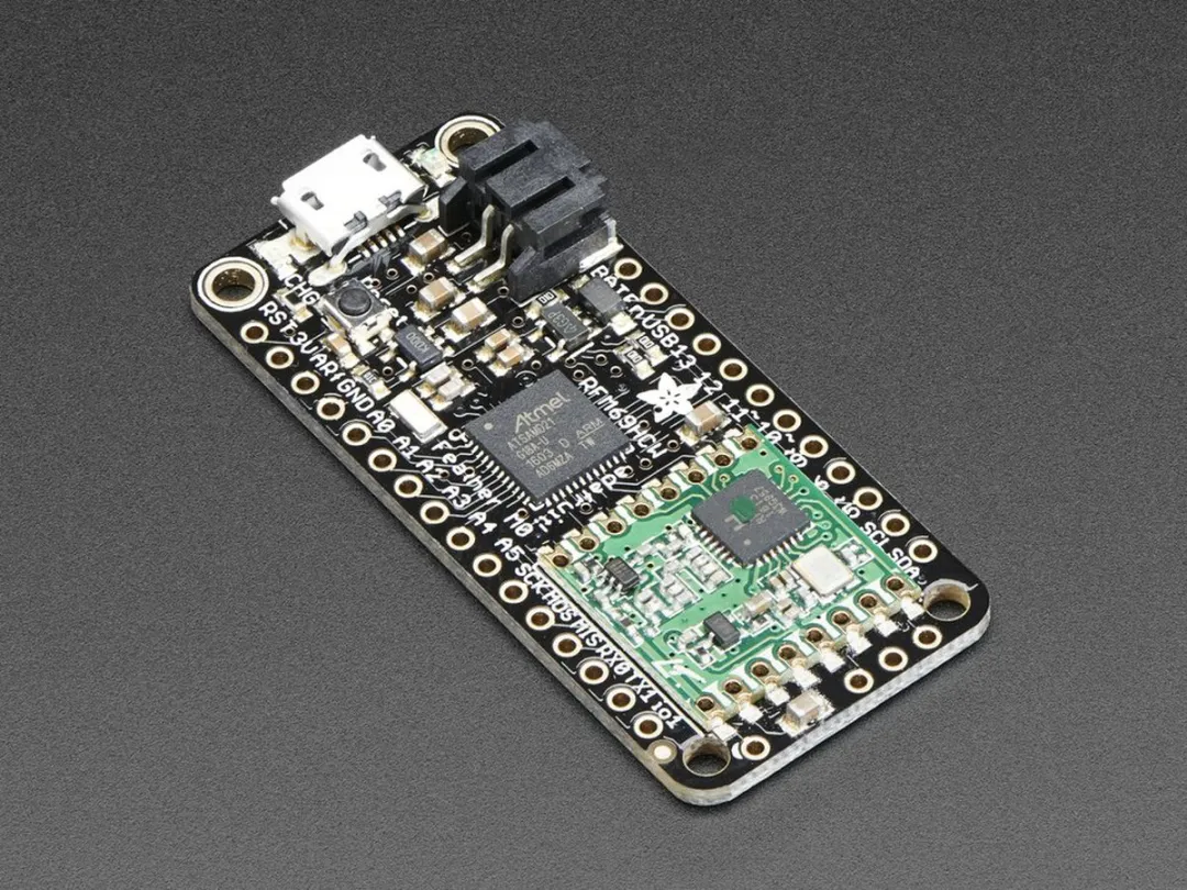 Adafruit Feather M0 RFM69 Packet Radio 868/915MHz