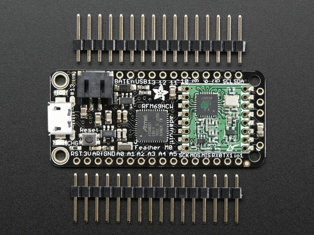 Adafruit Feather M0 RFM69 Packet Radio 868/915MHz