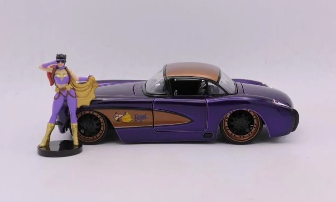 Jada Toys 1957 Chevy Batgirl DC Comics Bombshells 1:24 - Diverse kleuren