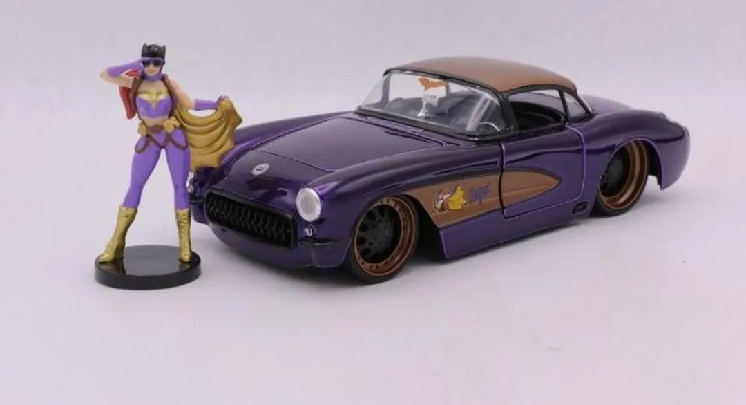Jada Toys 1957 Chevy Batgirl DC Comics Bombshells 1:24
