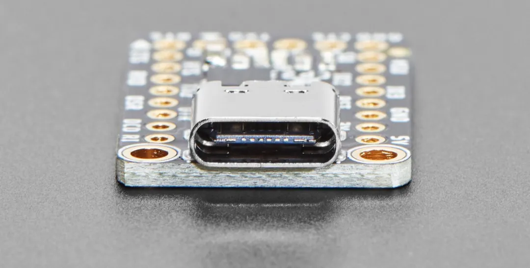Adafruit CP2102N Friend USB naar Seriële Converter - Meerkleurig