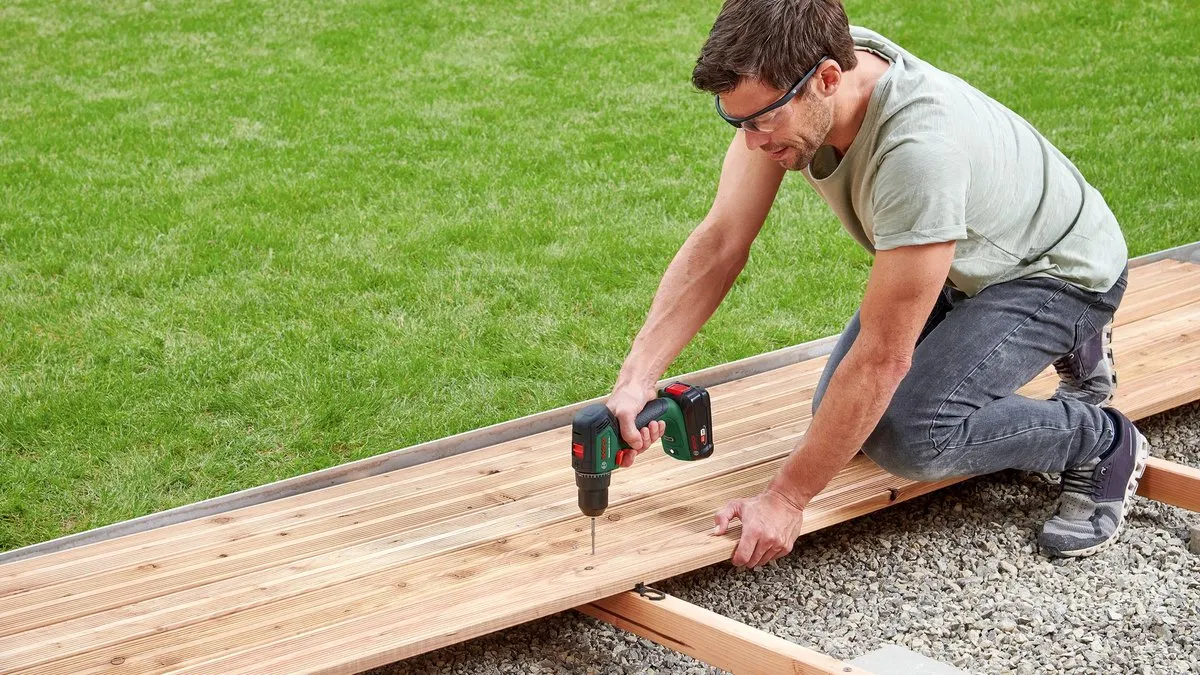 Bosch UniversalDrill 18V-60 Accuschroefboormachine - Met 18 V accu (2.0 Ah) en lader