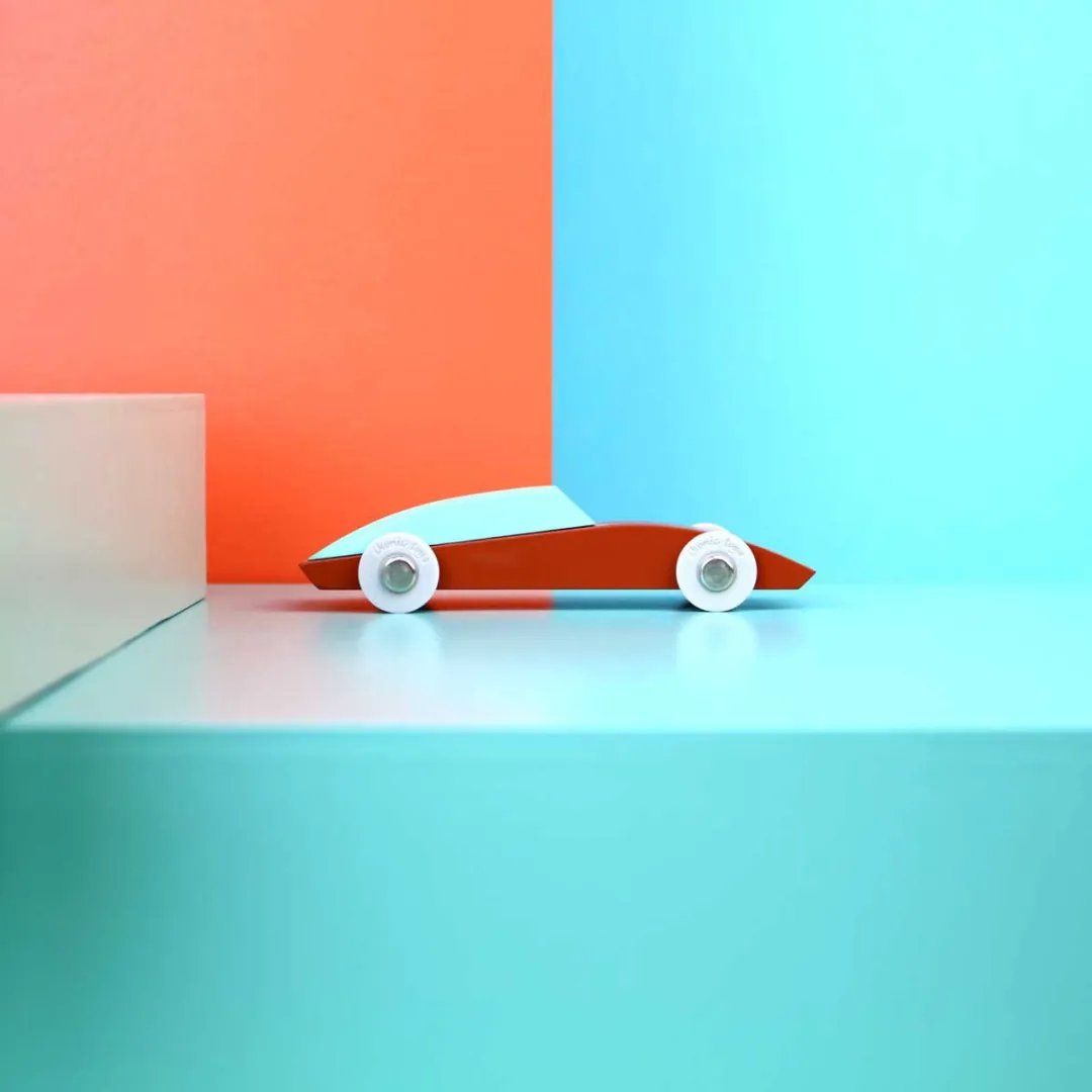 Ikonic - Floris Hovers Duotone Car #3