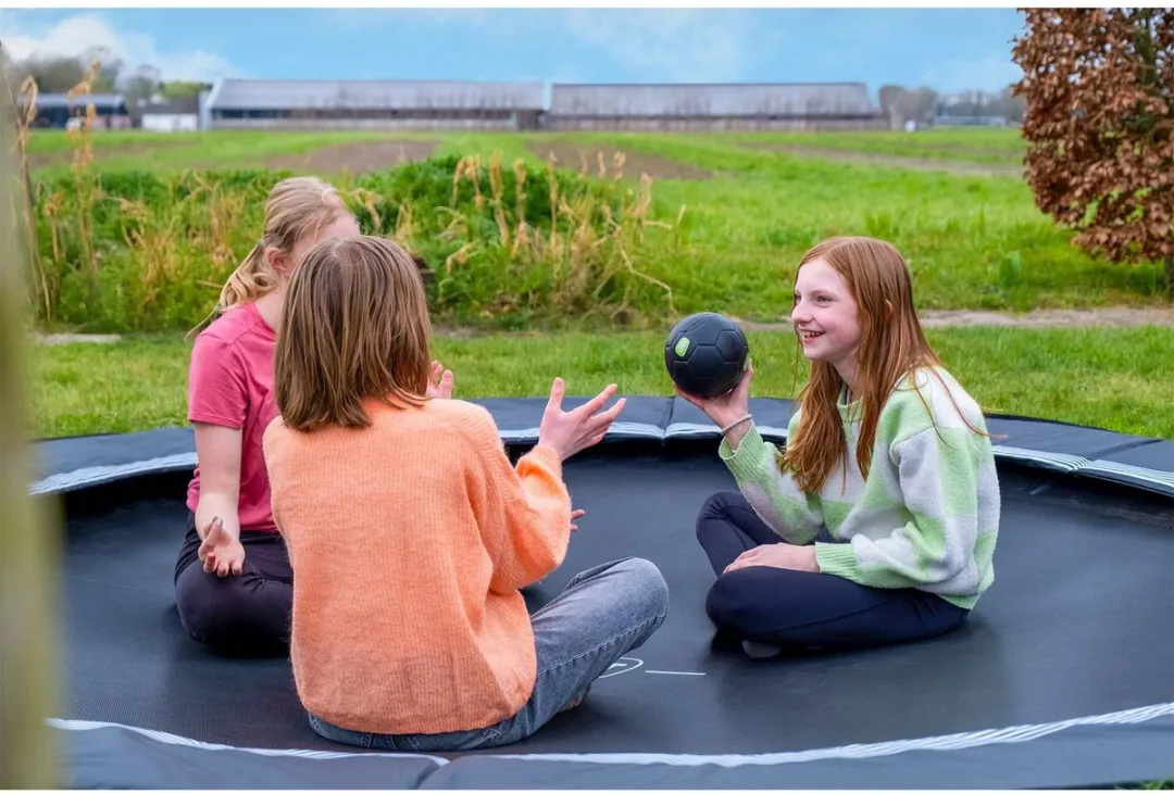 EXIT InTerra Groundlevel Trampoline 305cm - Zwart - afbeelding 6 van 6