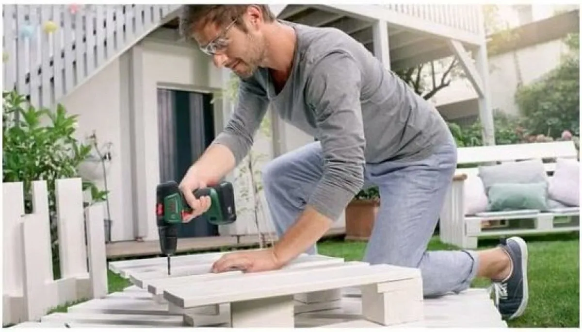 Bosch UniversalDrill 18 Accuboormachine 10mm - 2 Accu's - 20 Instellingen