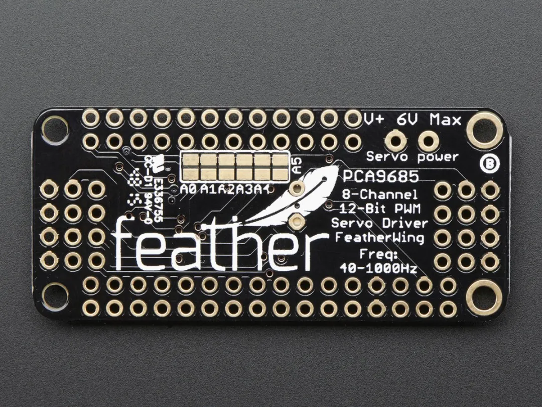 Adafruit 2928 8-Kanaals PWM/Servo FeatherWing - Meerkleurig