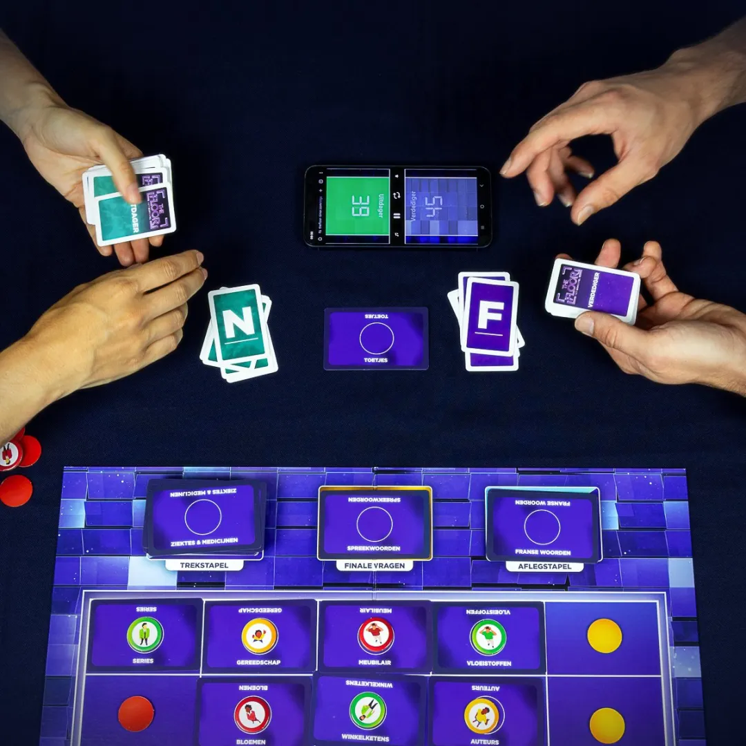 The Floor - Partyspel - Gebaseerd op het tv-programma