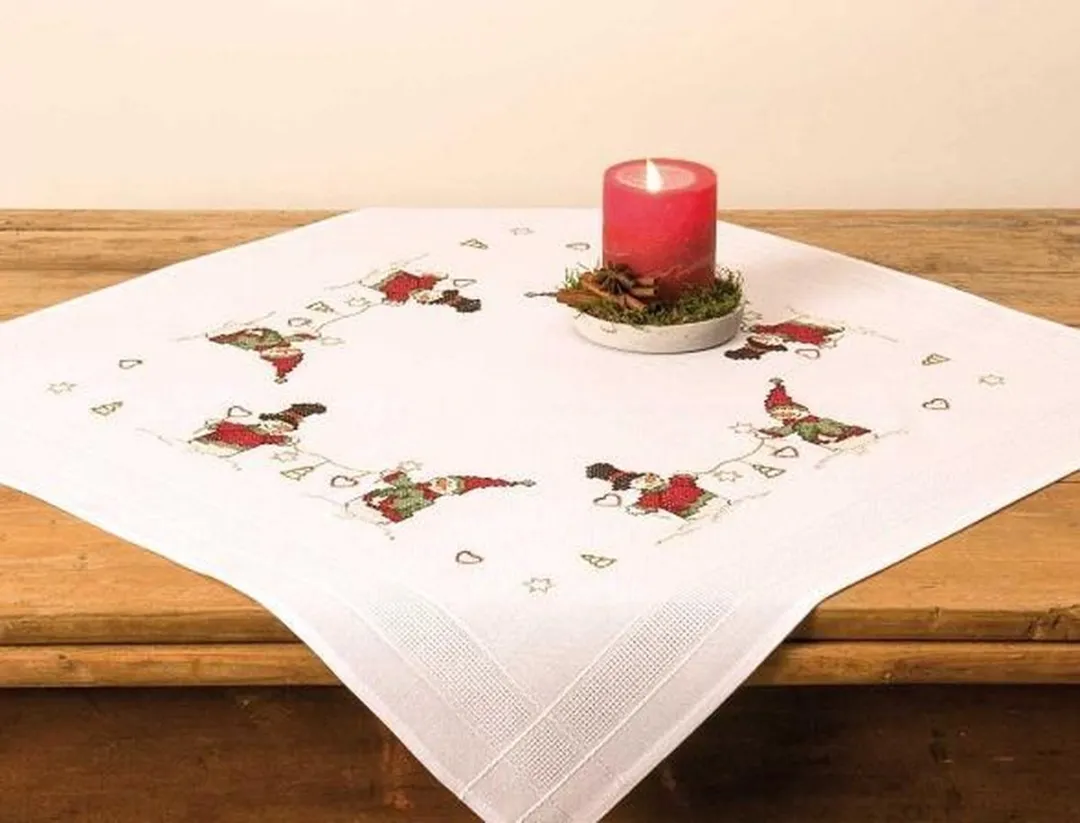 Rico Design Borduurpakket Tafelkleed Sneeuwpoppen 25903.00.66