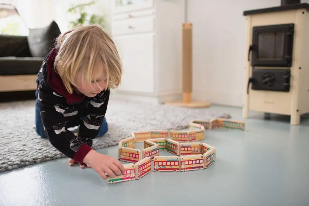 BS Toys Domino Treinen GA373 - 28 Houten Wagonnetjes - Educatief