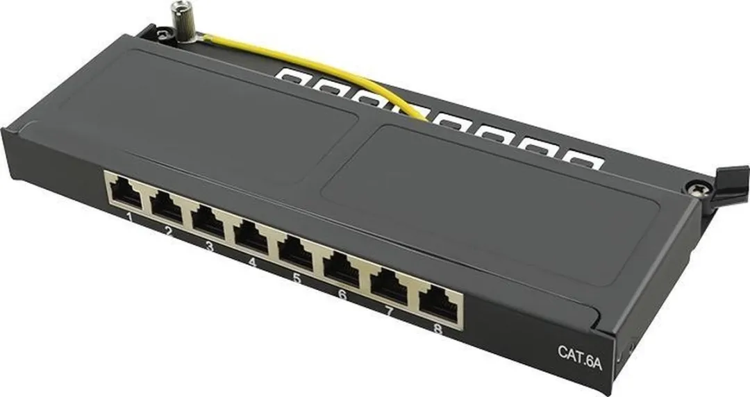 Logilink NP0064B Patch Paneel 0.5U