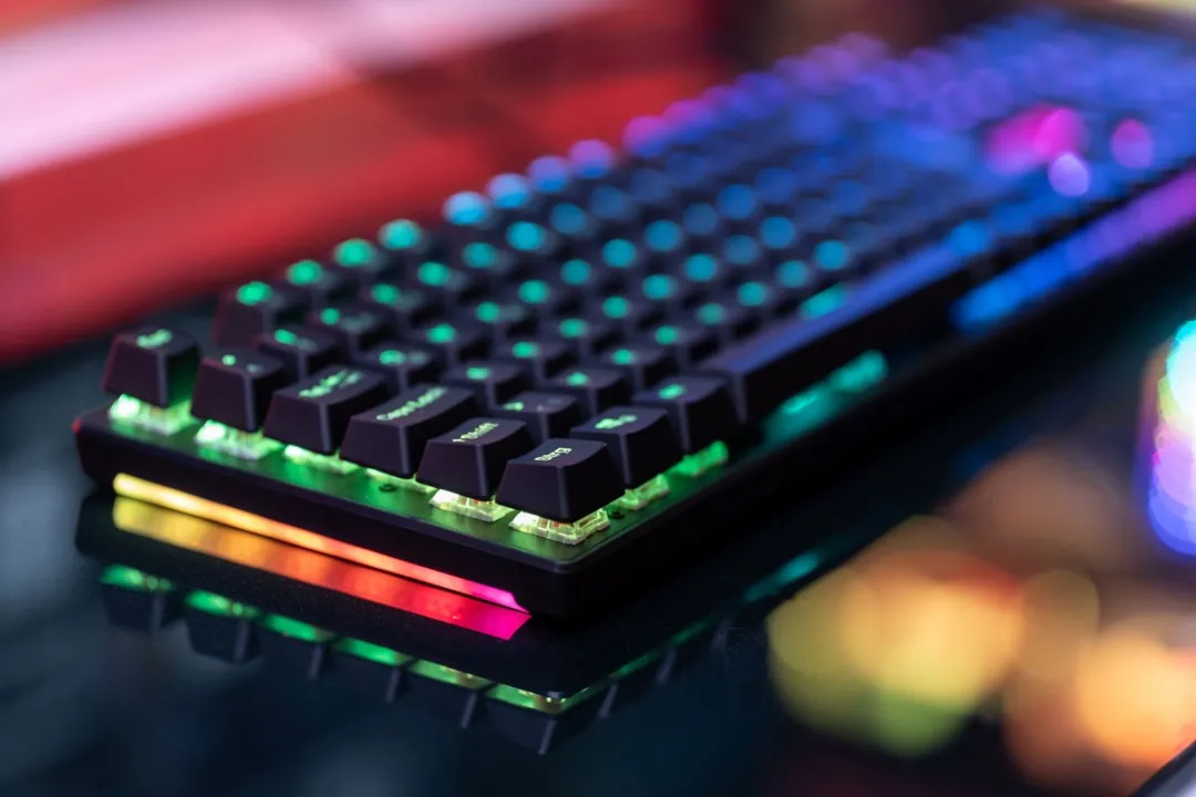 Verbatim Surefire KingPin M2 48720 Multimedia Toetsenbord - RGB - Zwart