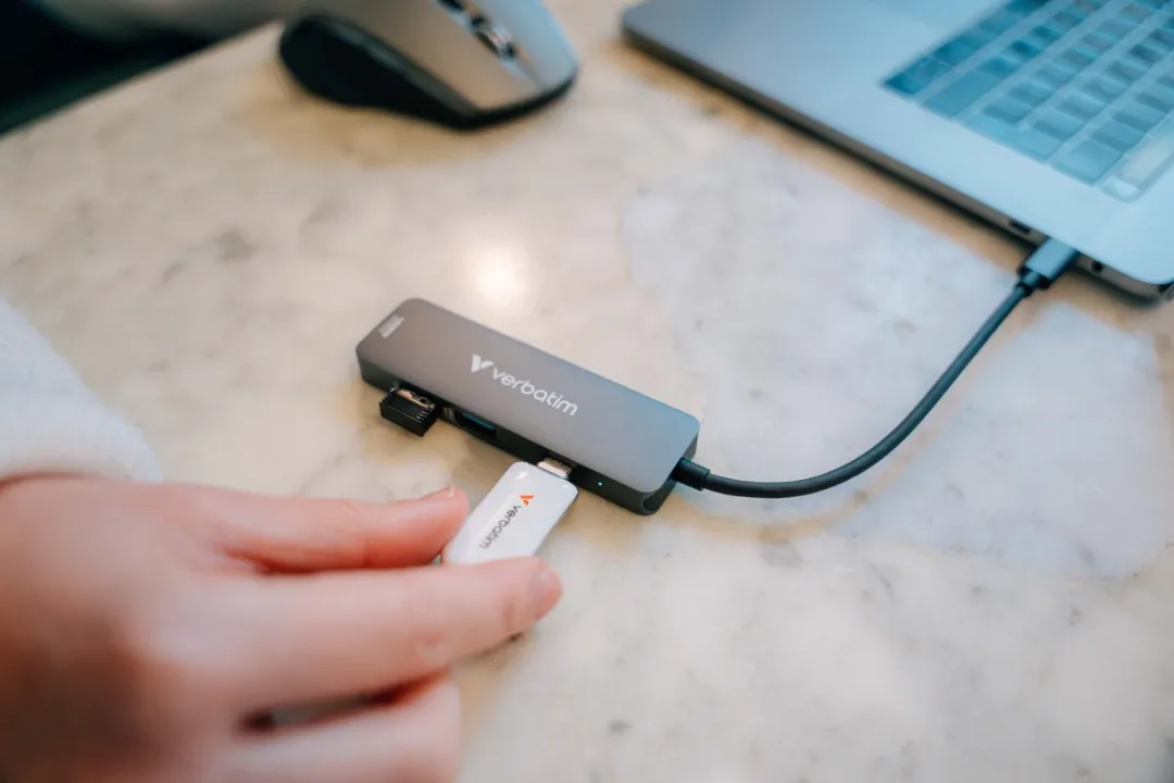 Verbatim 32155 USB-C Hub - HDMI & 100W PD - Grijs