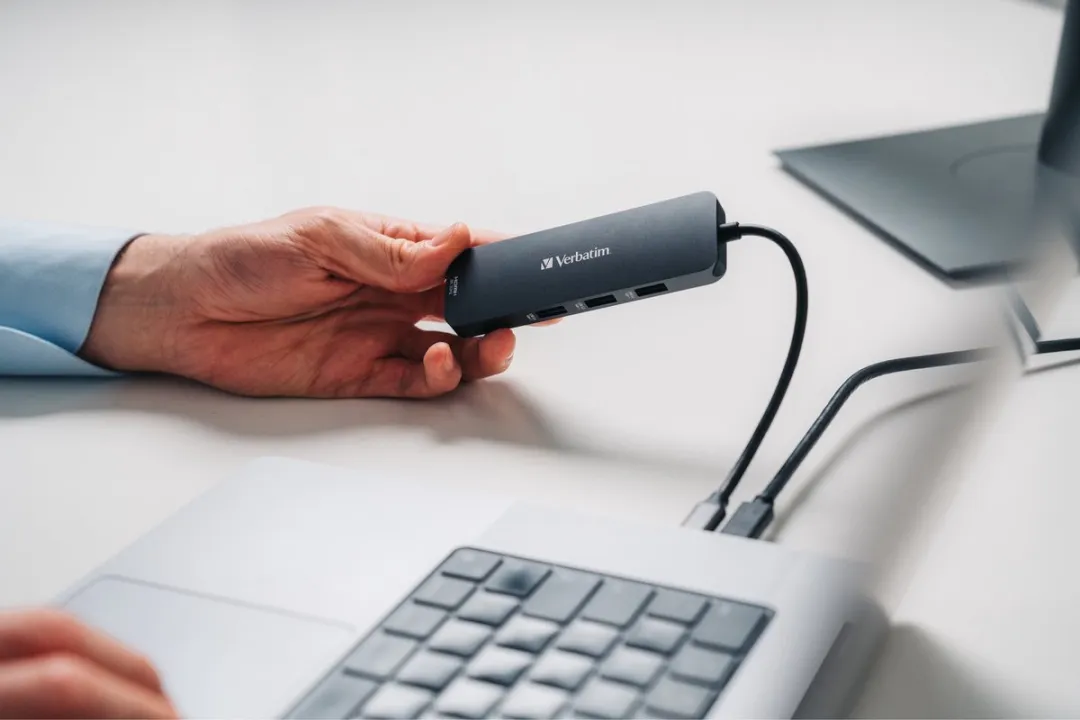 Verbatim CMH-08 USB-C Hub - 2x HDMI/DisplayPort - 5000 Mbit/s - Zilver