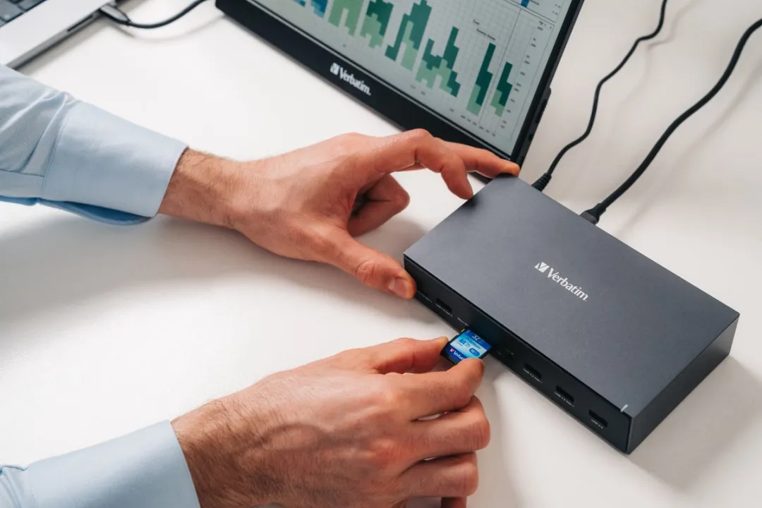Verbatim CDS-17 USB-C Dockingstation - Grijs/Zwart