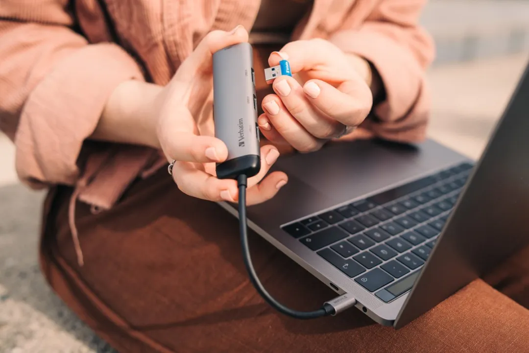 Verbatim Adapterhub USB-C 49147 - 4x USB-A 3.2 Grijs