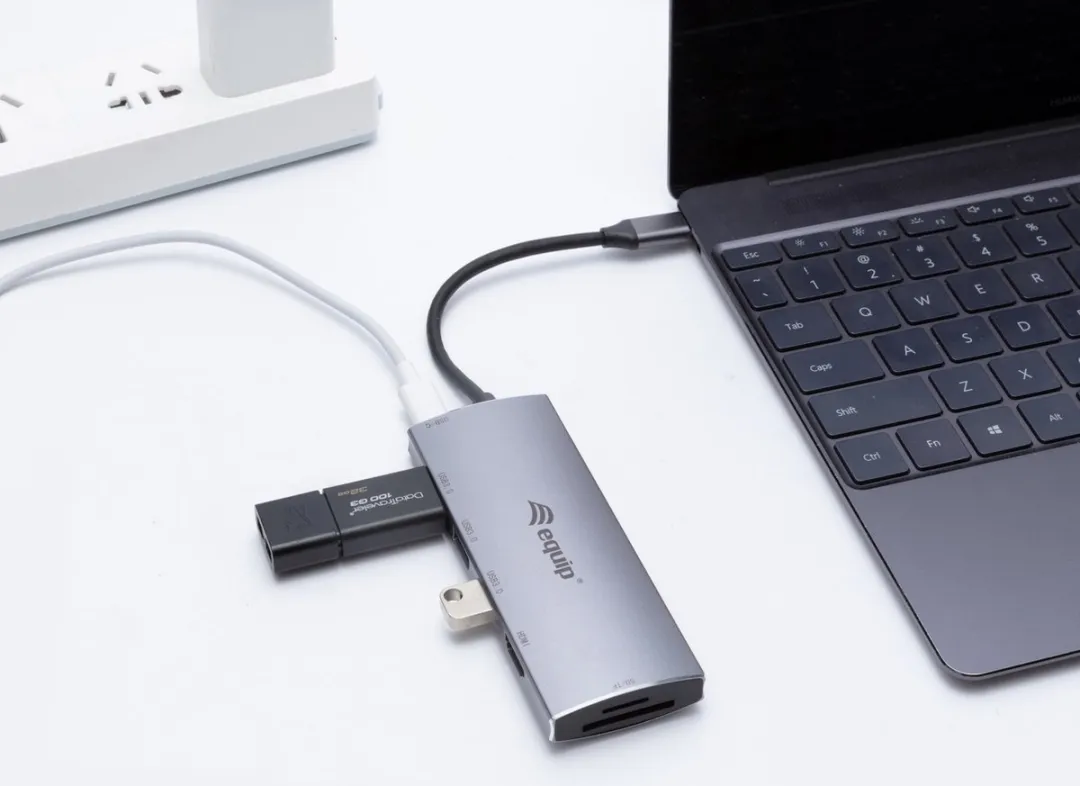 Equip 133482 USB-C 7-in-1 Docking Station - Zilver