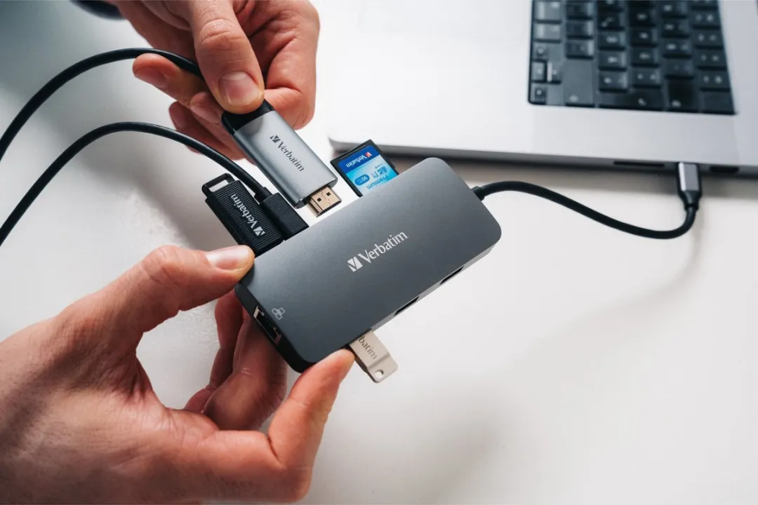 Verbatim Adapterhub USB-C 32152 - HDMI/USB-A/SD/microSD/Ethernet - Zilver