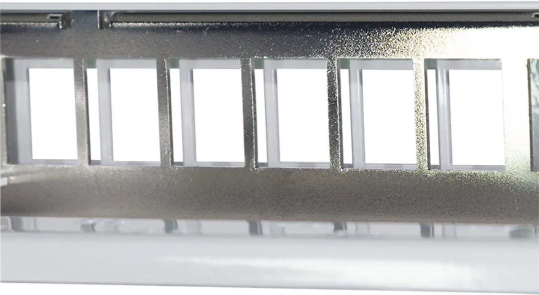Logilink NK4073 24-Poorts Patchpaneel - 19 inch - Afgeschermd - Grijs