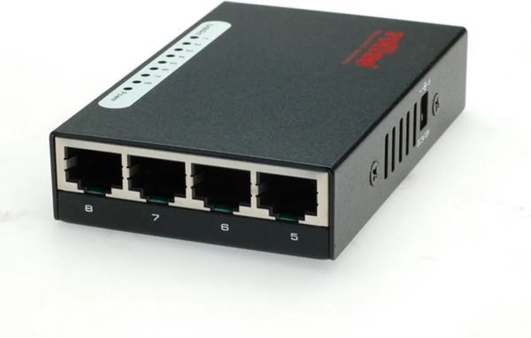 Roline Pocket 8-Ports Fast Ethernet Switch - Zwart