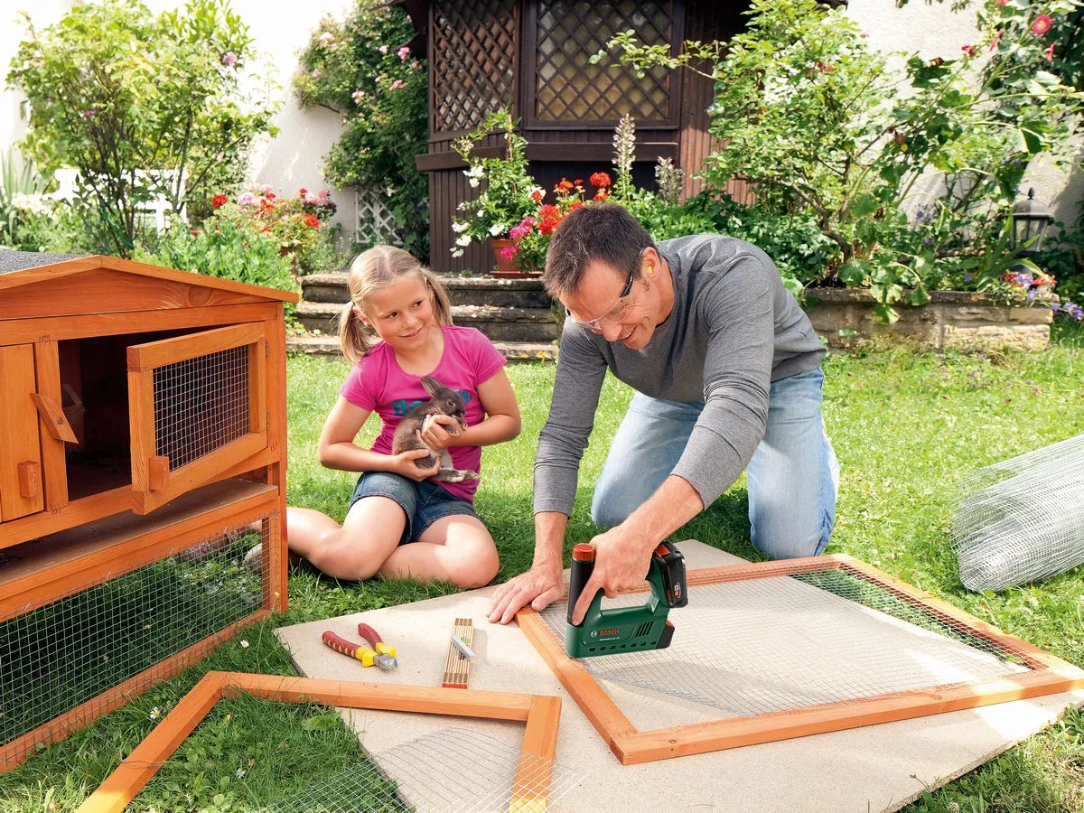 Bosch UniversalTacker 18V-14 Accu Tacker - 1000 Nietjes - 2500 mAh - afbeelding 6 van 6