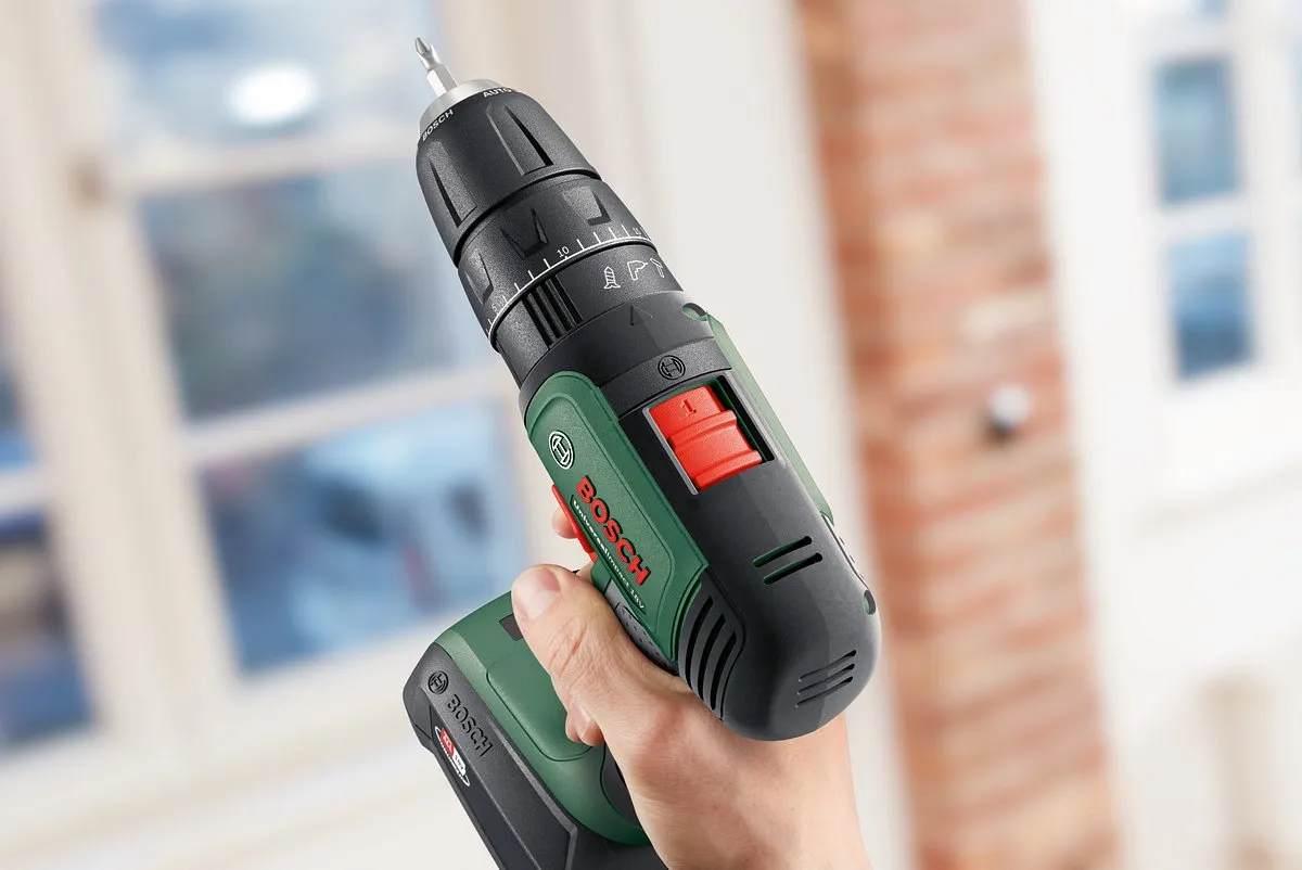 Bosch UniversalImpact 18V Accuklopboorschroevendraaier 06039D4101 - 1500mAh