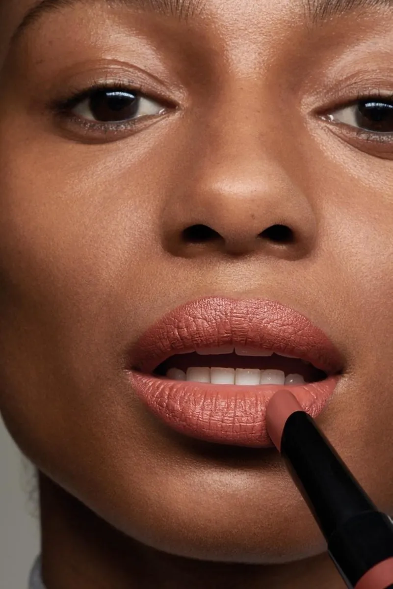 Rimmel London Lasting Finish Extreme Bare 700 Lipstick 2.3ml