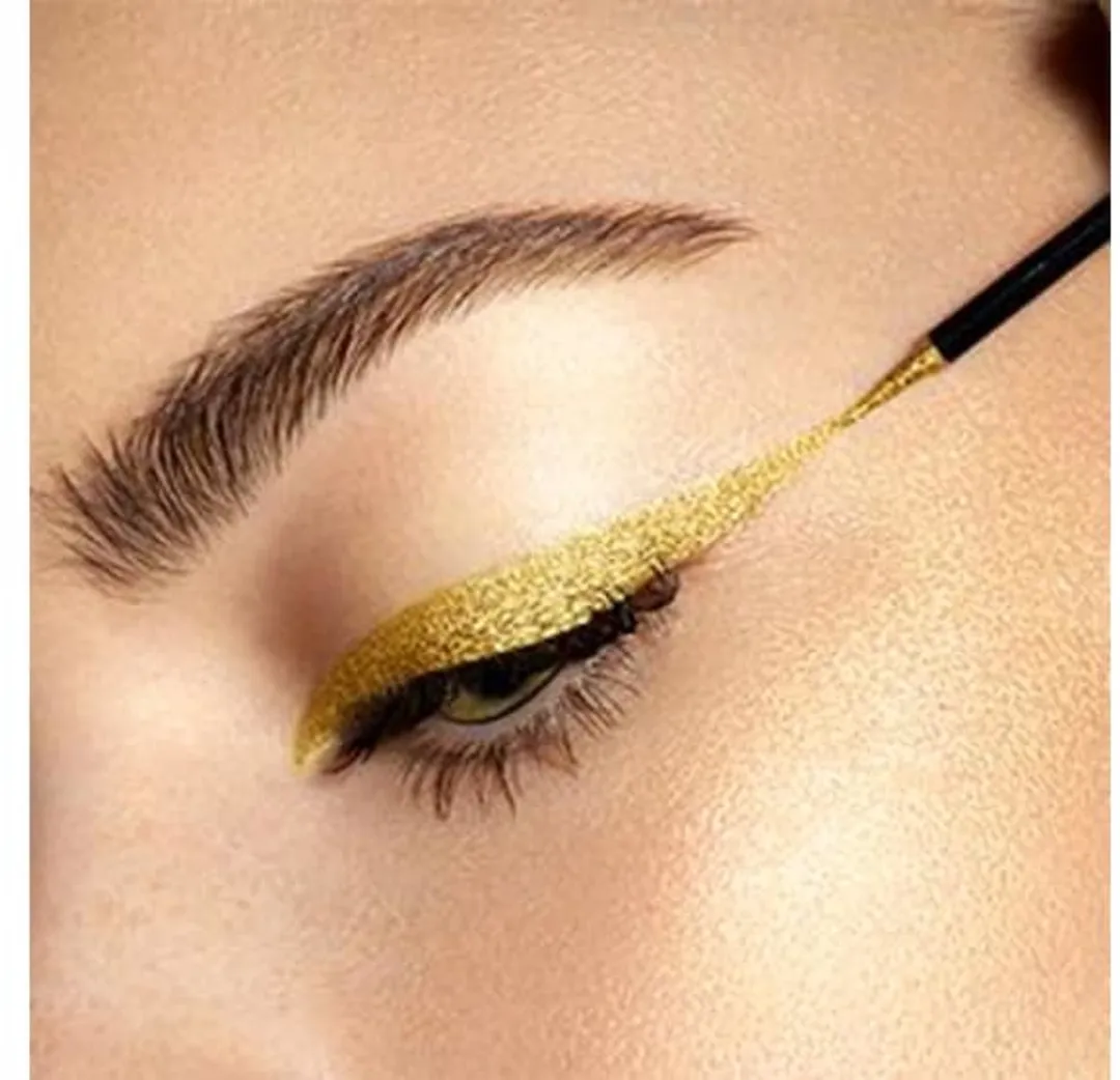 Rimmel London Wonder Swipe Instafamous Gold - 17ml - Geel