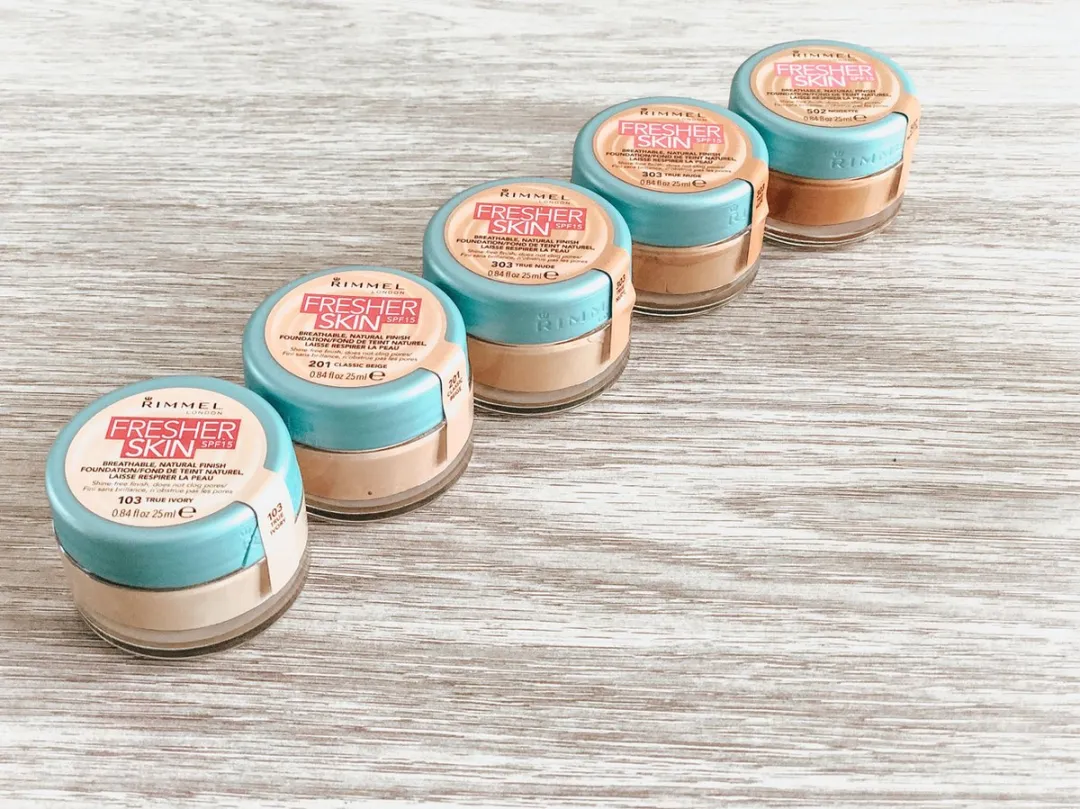 Rimmel London Fresher Skin Foundation 303 True Nude - 25ml