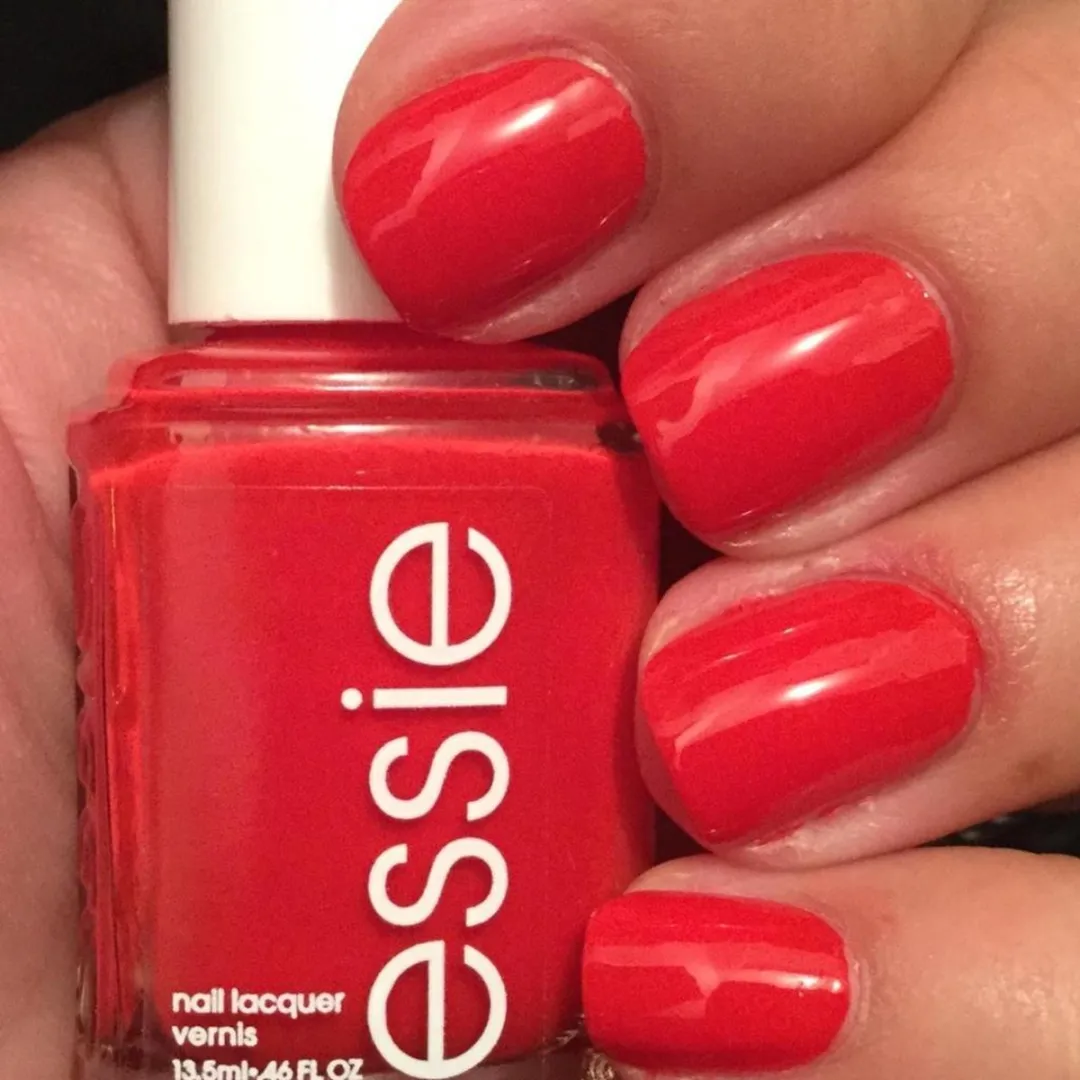 Essie Nagellak 532 First Class Fling - Rood