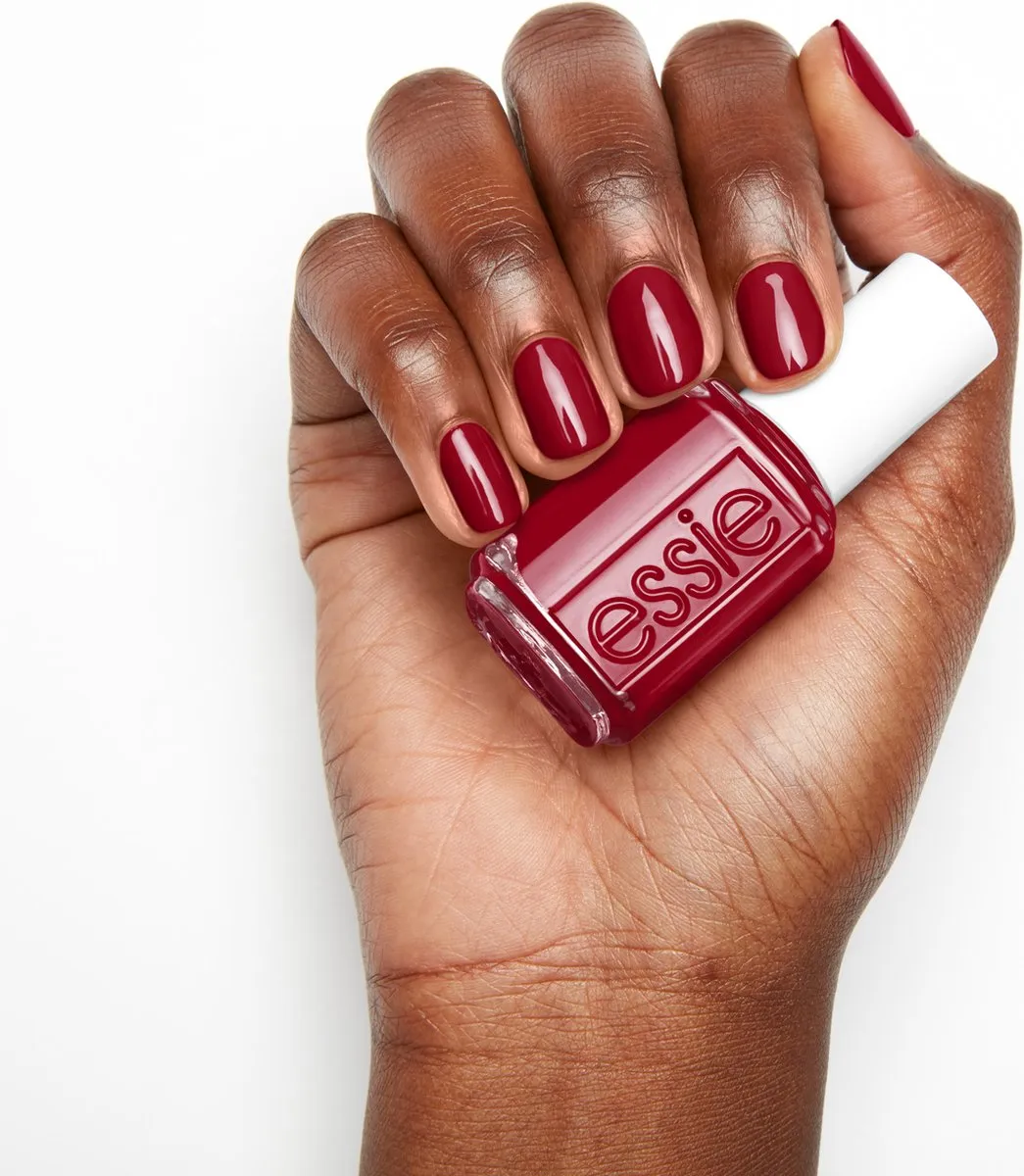 essie 877 Wrapped in Luxury Nagellak - Rood - 13,5 ml