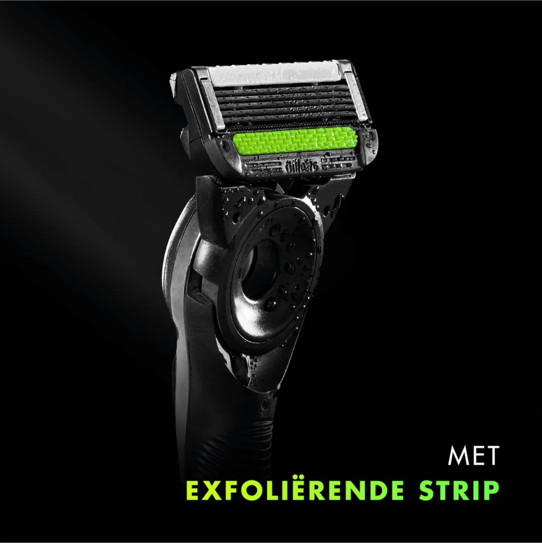 GilletteLabs With Exfoliating Bar Scheermes - Magnetische Houder - 5 Bladen - Zwart