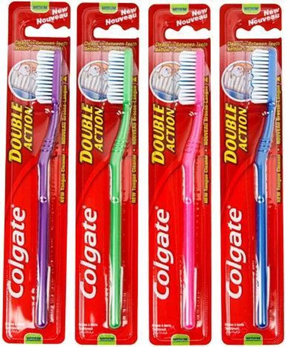 Colgate Double Action Medium Tandenborstel - 3 Stuks