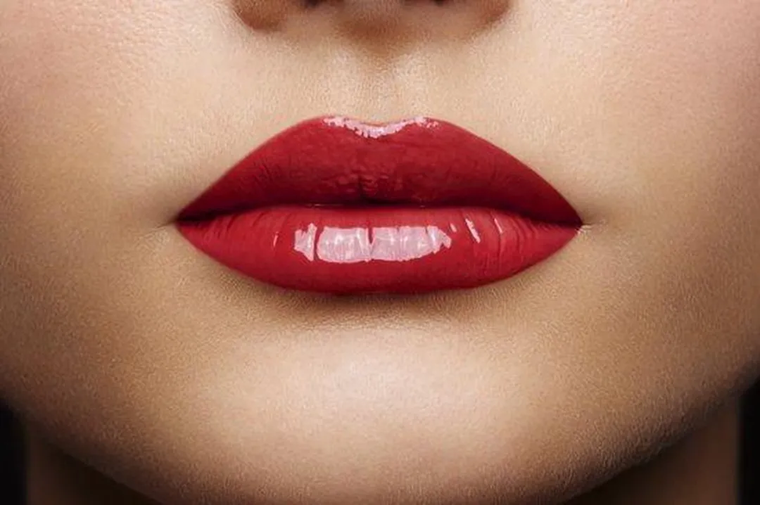 L'Oréal Paris Infallible Lip Paint 105 Red Fiction - 8ml