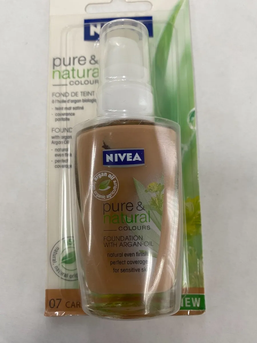 NIVEA Pure & Natural Foundation Caramel 30ml