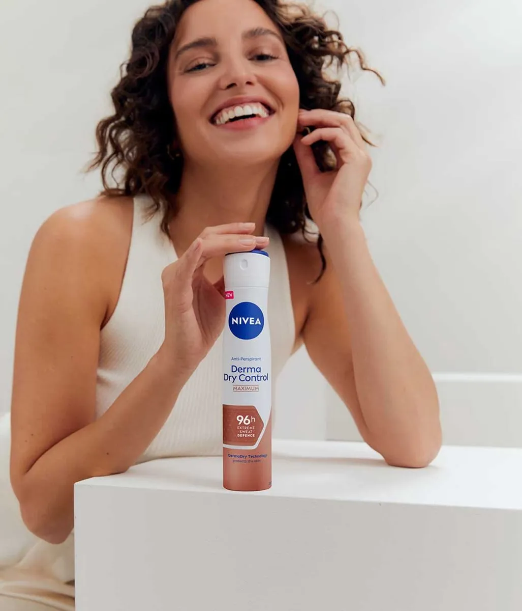 NIVEA Derma Dry Control Deo Spray - 6x150ml