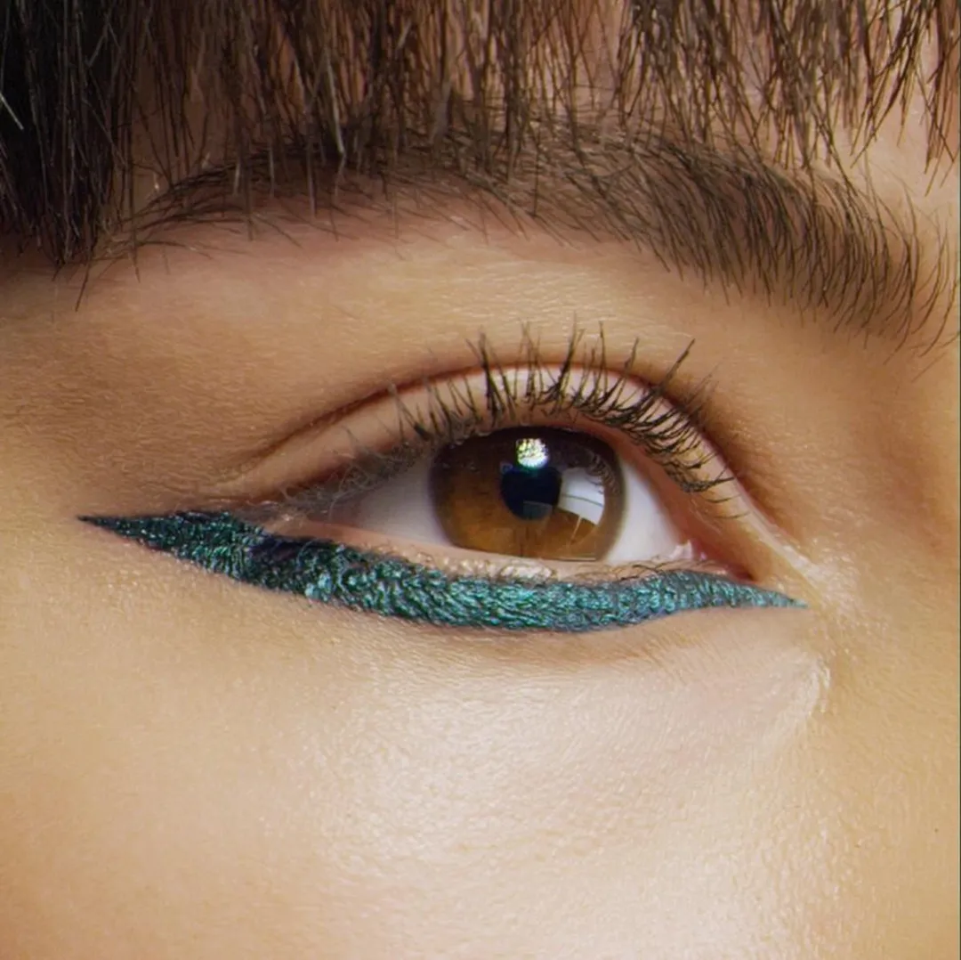 L'Oréal Paris Matte Signature Eyeliner Superliner 04 Emeraude - 10.7ml - afbeelding 6 van 6