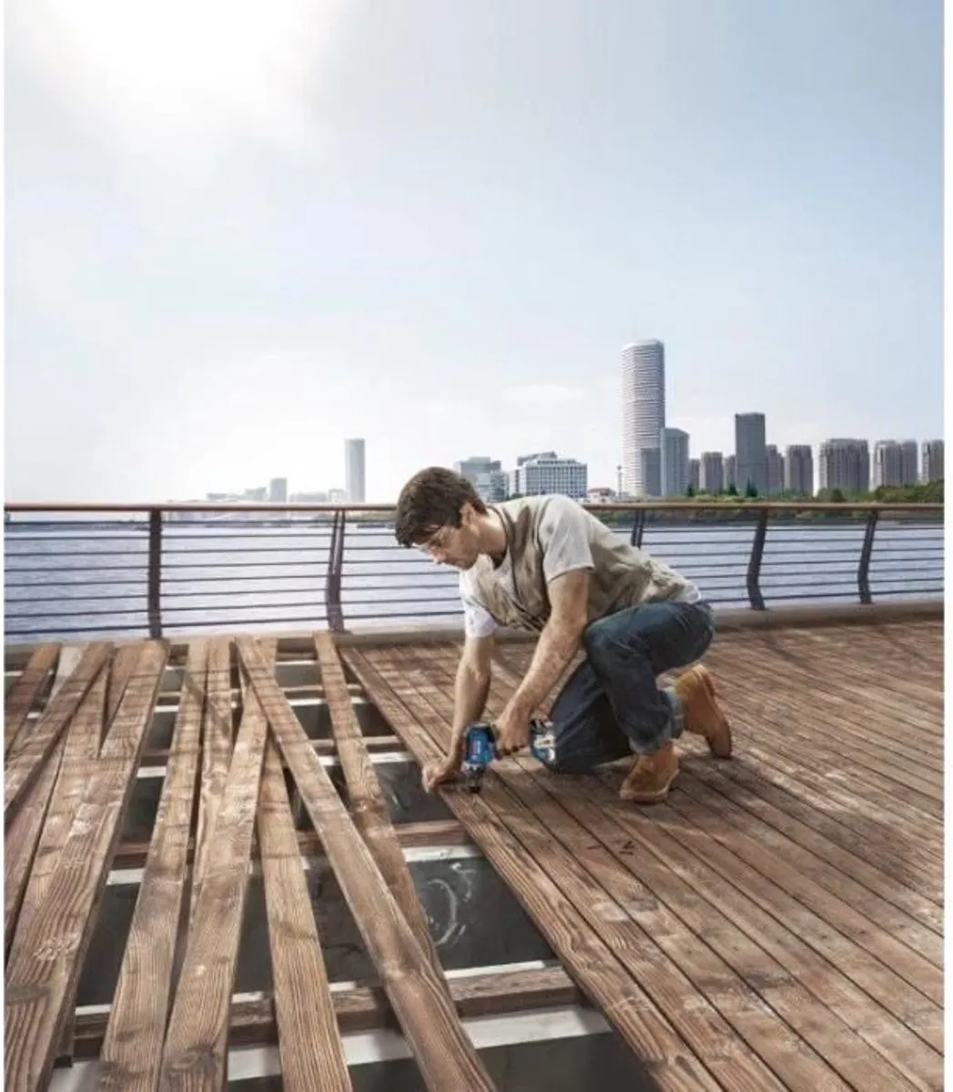 Bosch Gereedschap - 18V ACCU-boormachine, met accessoires, 2x accu 2,0 Ah Li-Ion, lader 06019H5004