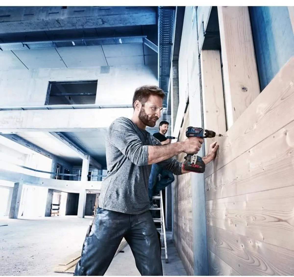 Bosch Gereedschap - 18V ACCU-boormachine, met accessoires, 2x accu 2,0 Ah Li-Ion, lader 06019H5004