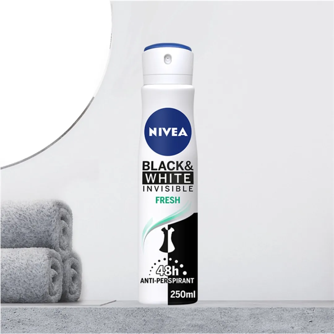 NIVEA BLACK & WHITE Invisible Fresh Deo Spray 200ml