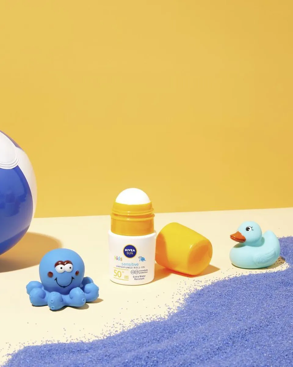 NIVEA SUN Babies & Kids Sensitive Roll-On Zonnebrand Stick SPF 50 - 50ml