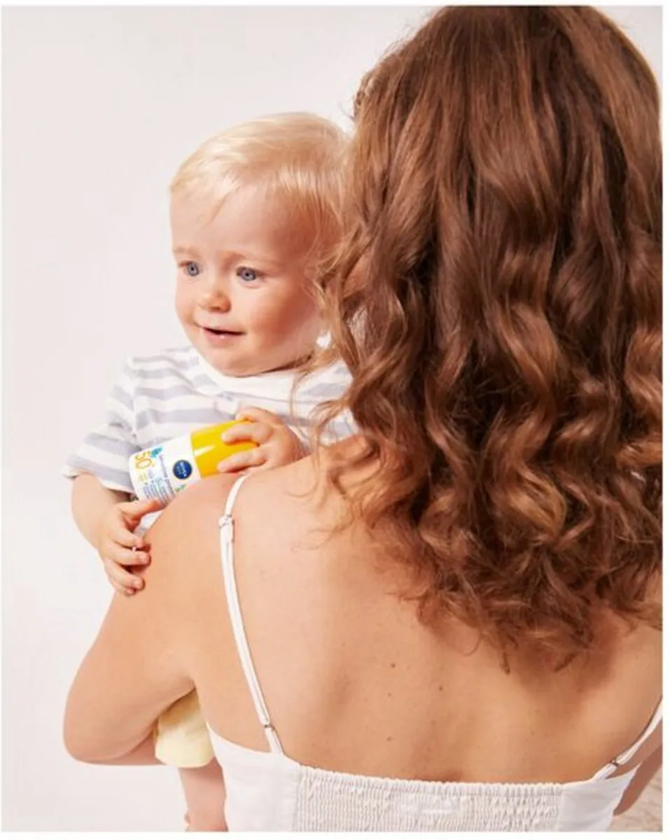 NIVEA SUN Babies & Kids Sensitive Roll-On Zonnebrand Stick SPF 50 - 50ml - afbeelding 6 van 6
