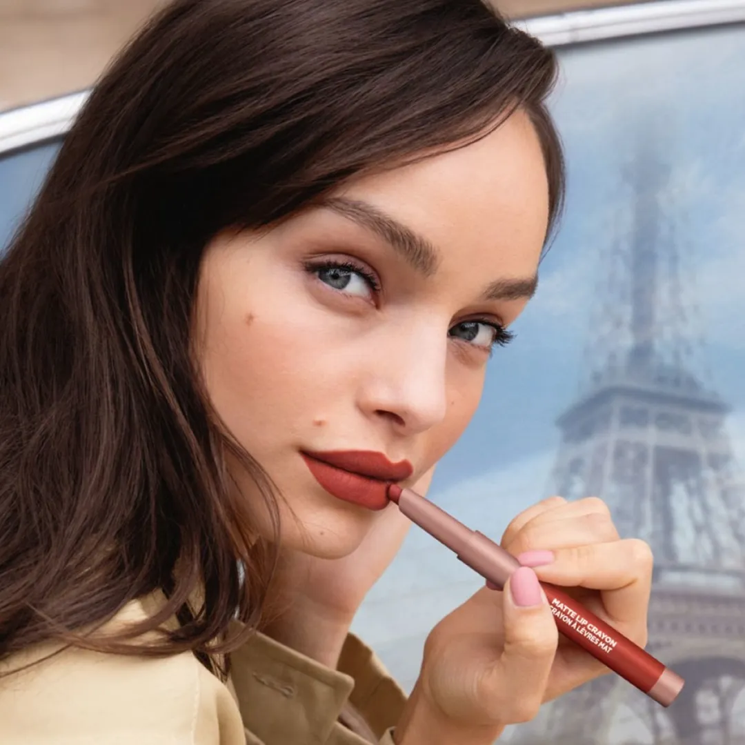 L'Oréal Paris Matte Lip Crayon 104 Très Sweet - 1.3g